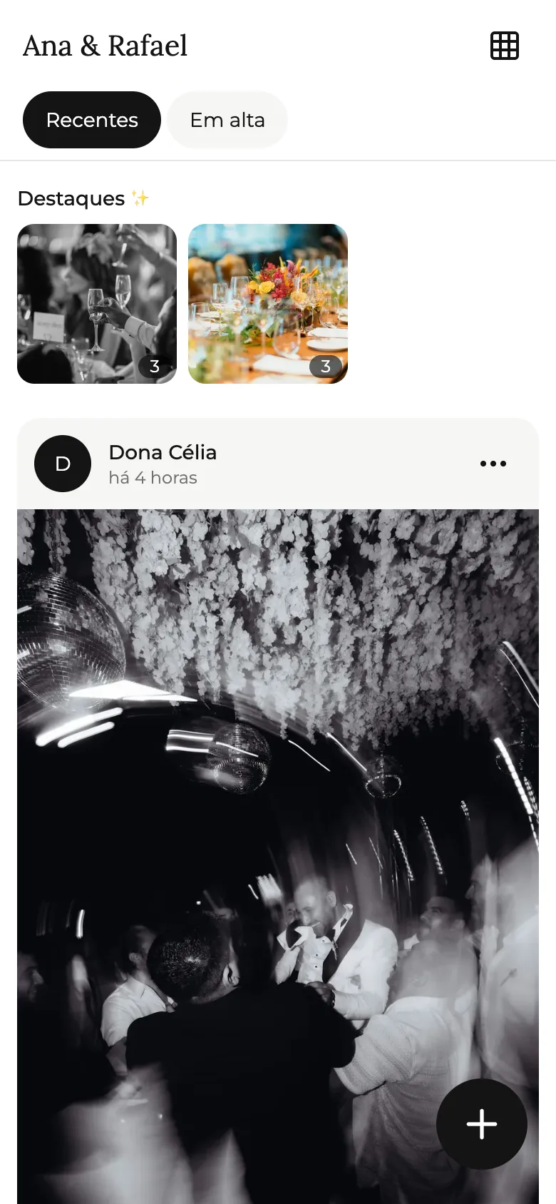 Feed da Cápsula do Tempo no celular, com fotos dos convidados